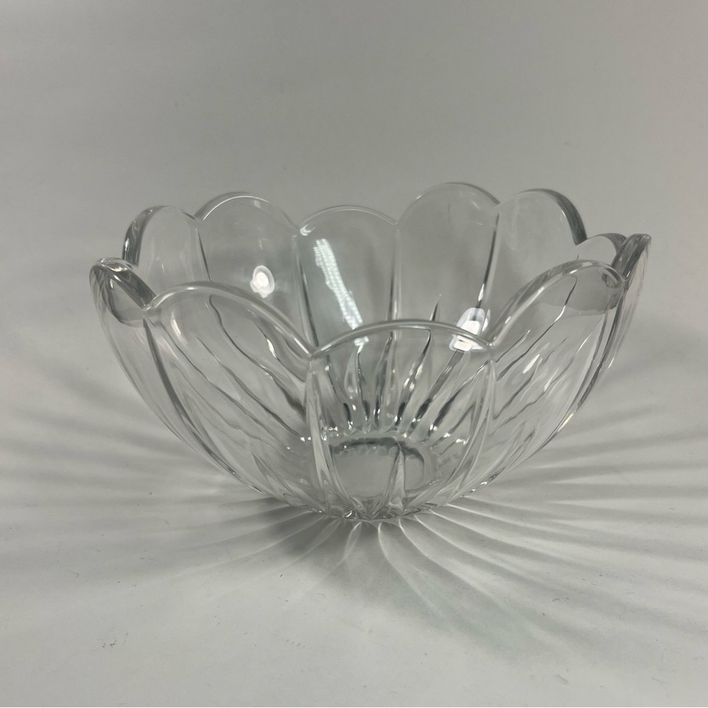 Clear Crystal Scalloped Rim Serving Decor Bowl 8"